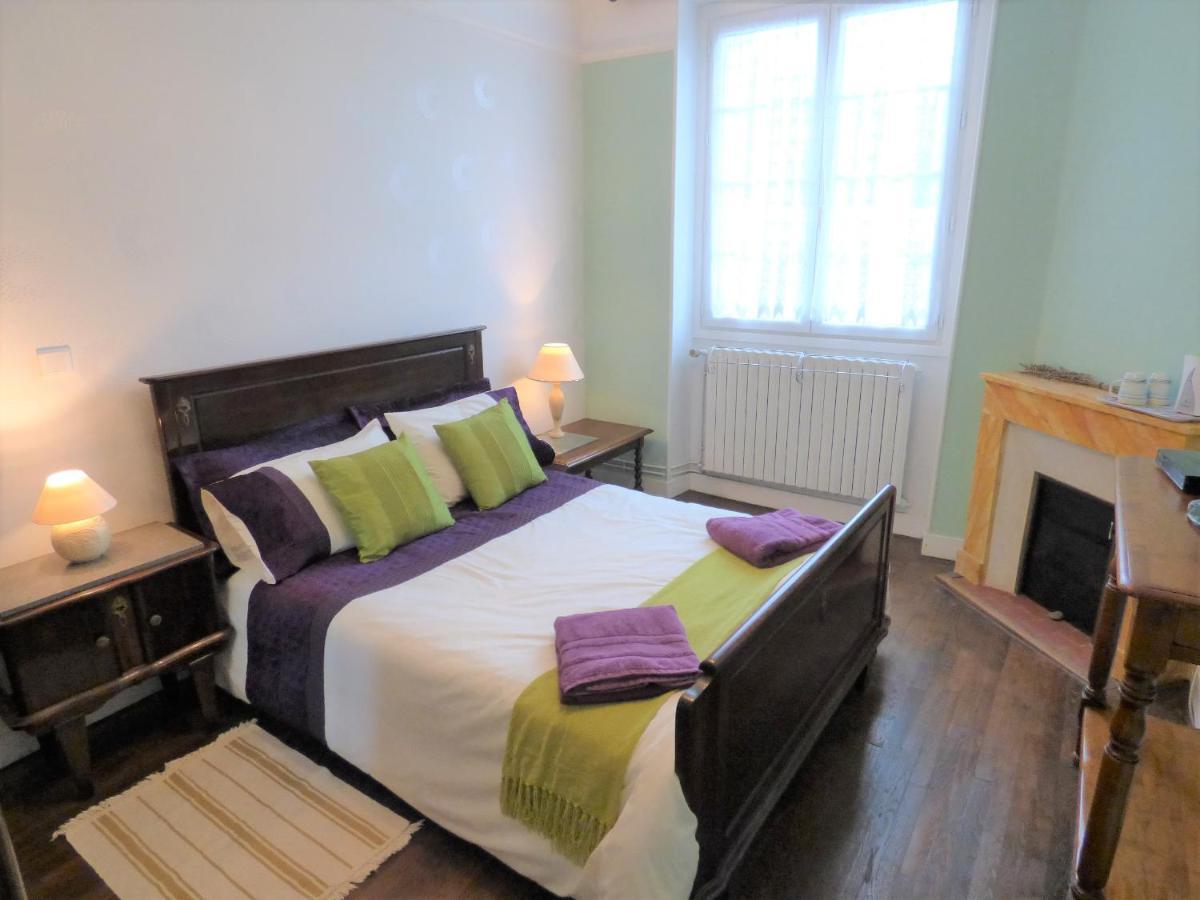 Bed and Breakfast Les Tibles Nanthiat Экстерьер фото