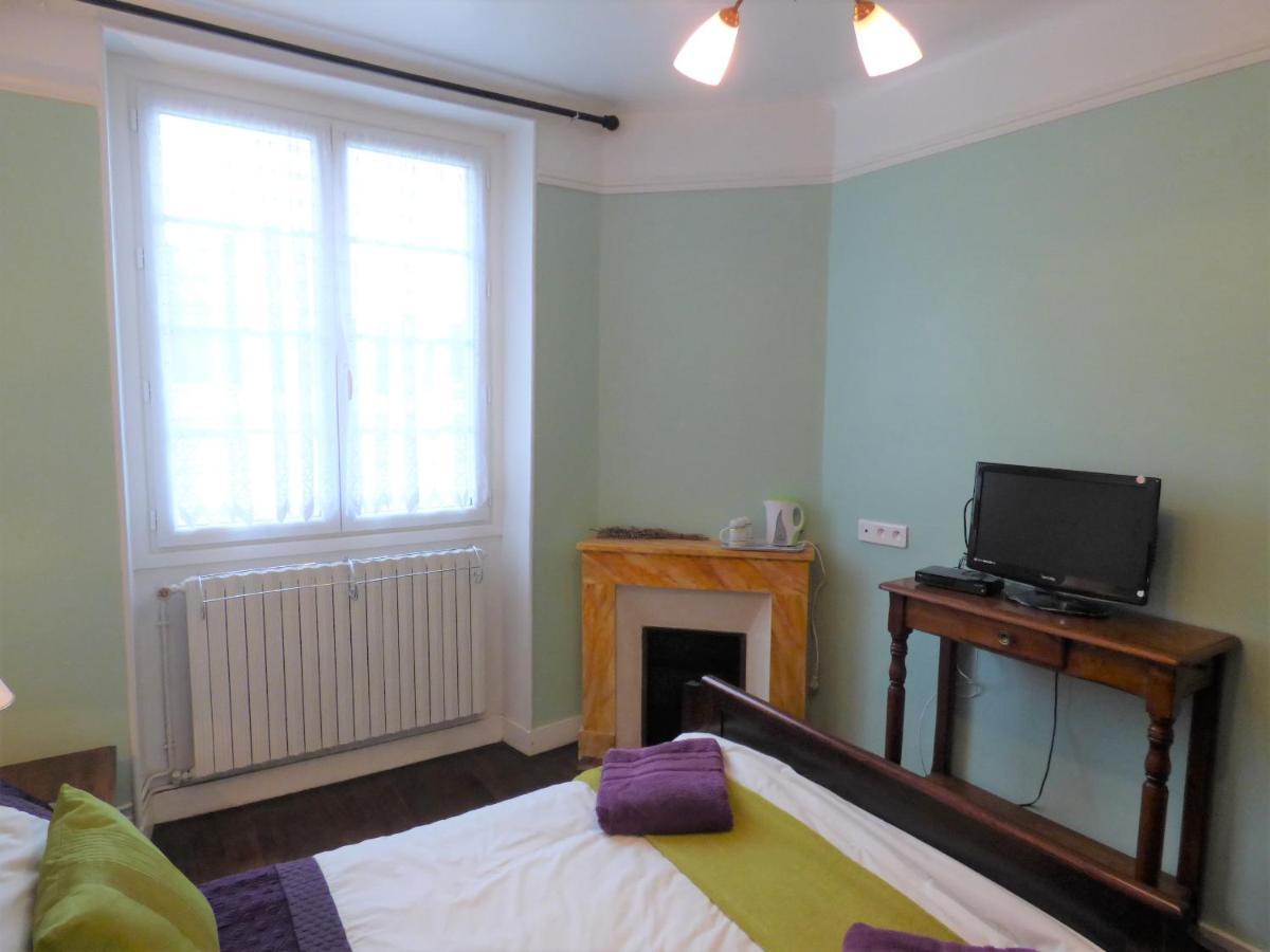 Bed and Breakfast Les Tibles Nanthiat Экстерьер фото