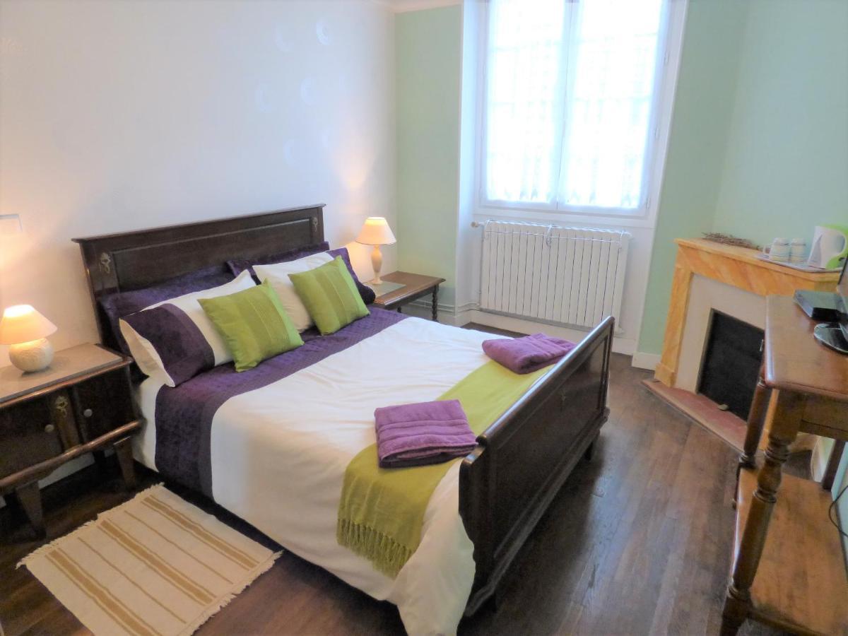 Bed and Breakfast Les Tibles Nanthiat Экстерьер фото